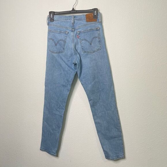 Levi’s Women’s Wedgie Distressed Premium Button Fly Straight Leg Jeans Size 25 - Picture 9 of 12